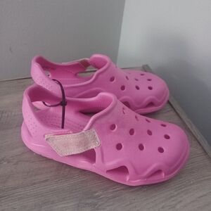 Crocs Iconic Swiftwater Wave Sandals Girls Sz 12